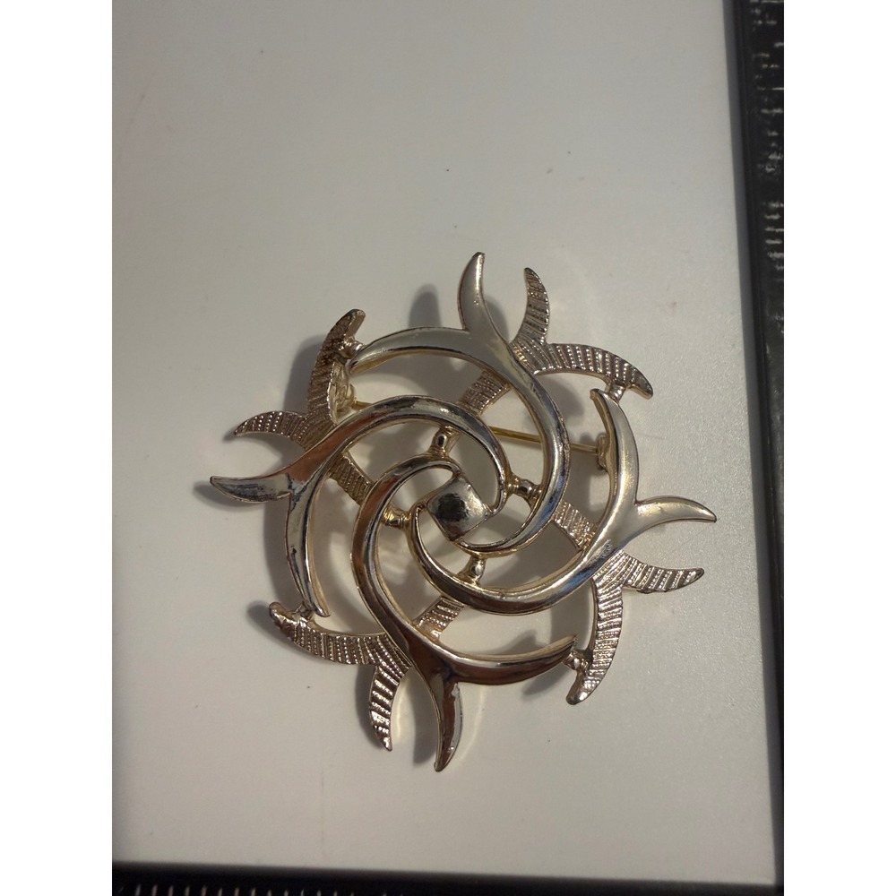 Sarah Coventry Silver Tone Swirl Sunburst Brooch Pin Mid Century Modern Vintage